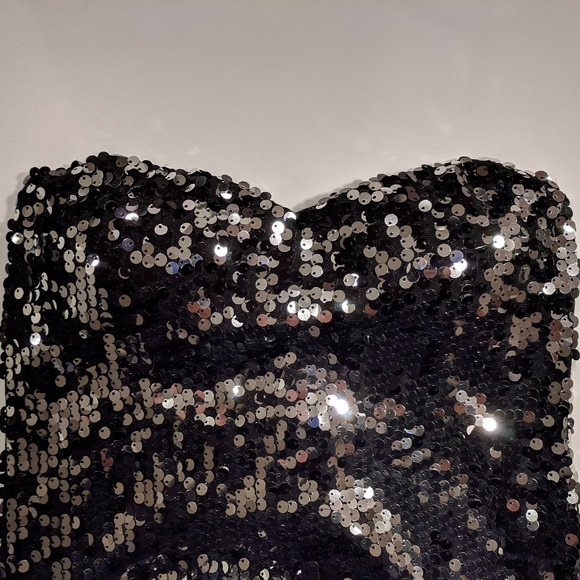 Metallic Silver Sequin Dress - Picture 4 of 8